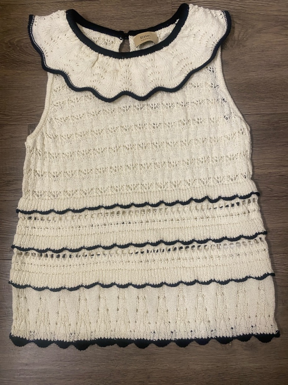 Elie Tahari Cream Sleeveless Knit Top with Black Scalloped Trim